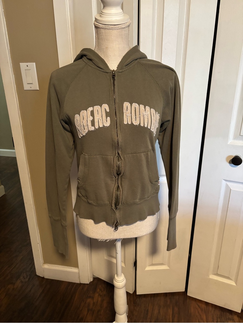 Vintage Abercrombie and Fitch Olive Green Zip-Up Hoodie